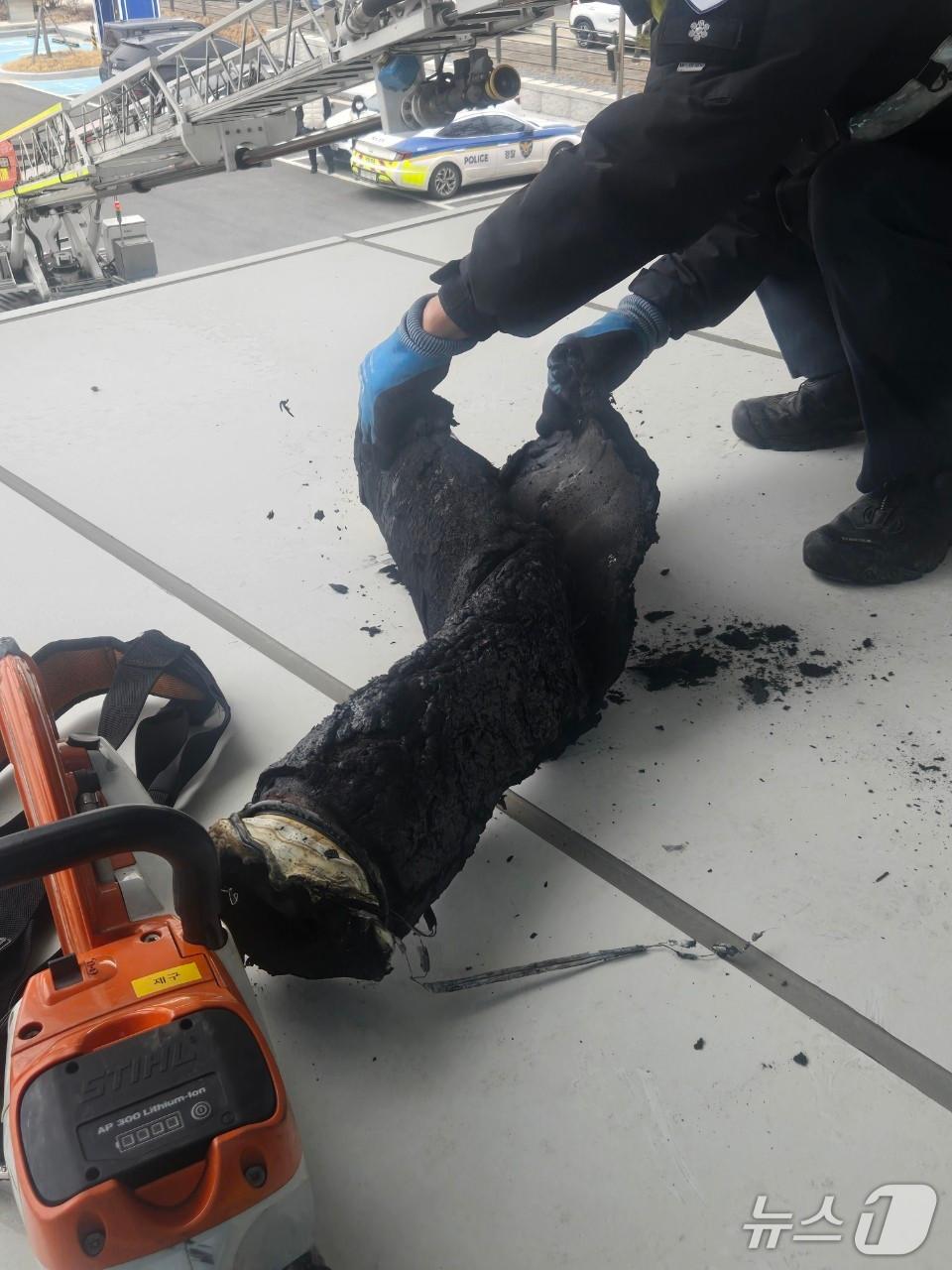 본문 이미지 - 제천천연물지식산업센터 열선 화재 모습.(독자제공. 재판매 및 DB금지)