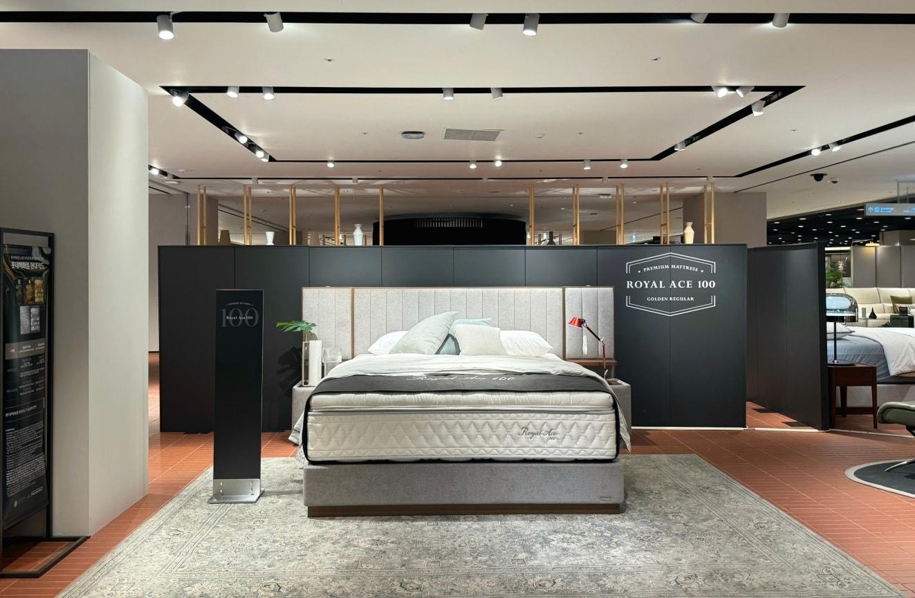 본문 이미지 - 에이스침대 '로얄에이스 100' 제품 사진.(에이스침대 제공)