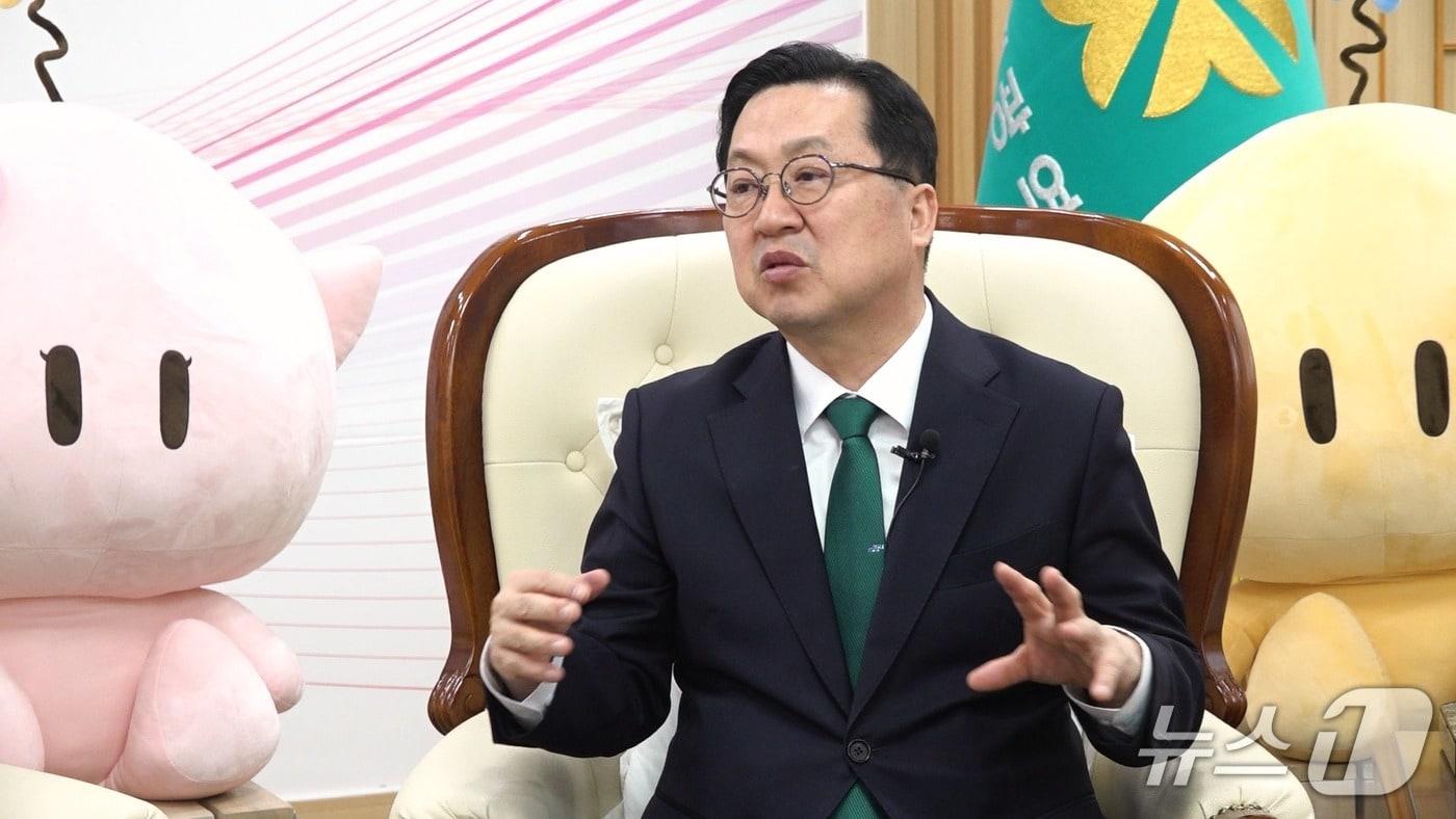 본문 이미지 - 이장우 대전시장이 지난 26일 대전시청에서 뉴스1과 인터뷰를 하고 있다. ⓒ 뉴스1 조윤형 기자