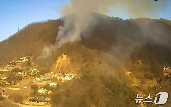 본문 이미지 - 화재 현장. (경기도소방재난본부 제공. 재판매 및 DB 금지)  