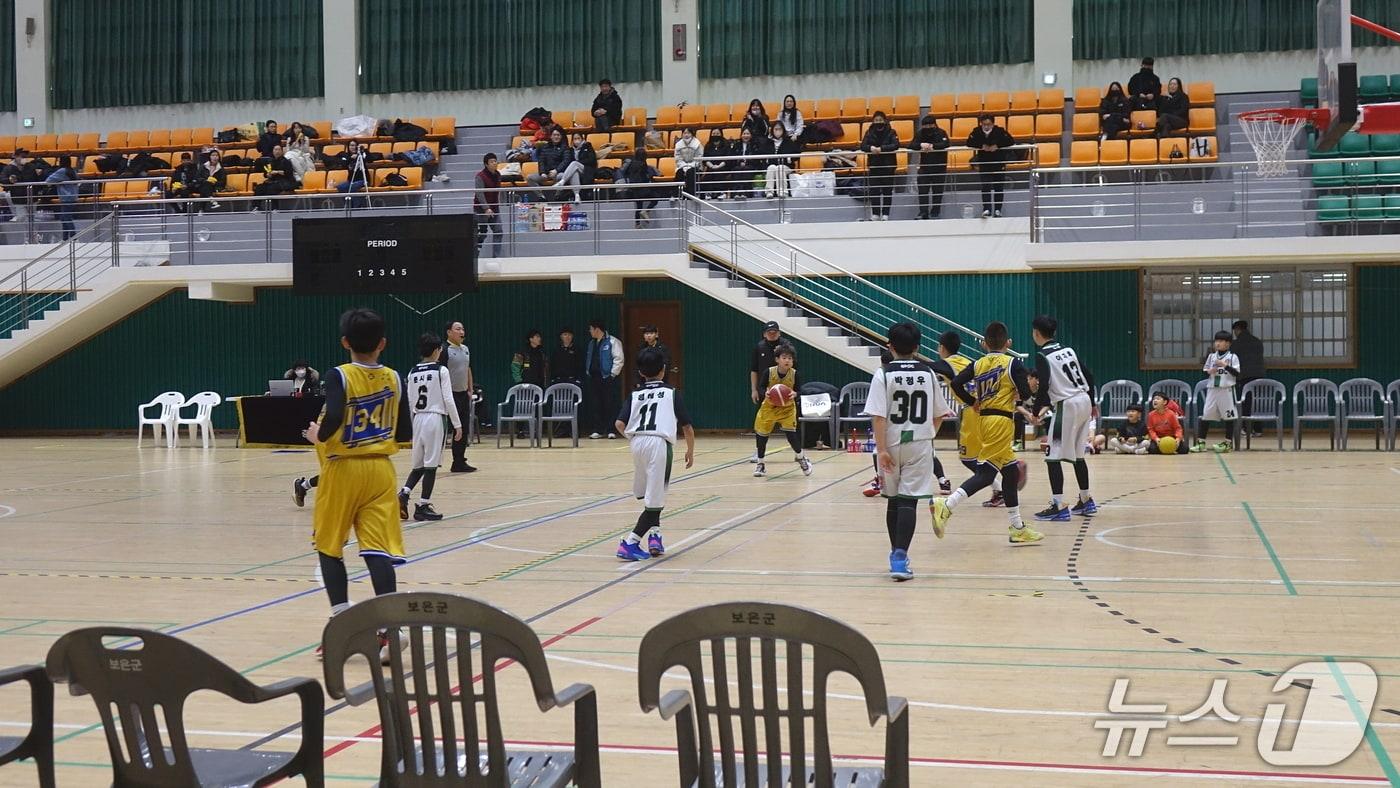 본문 이미지 - 결초보은배 점프볼 전국 유소년 농구대회 장면(보은군 제공. 재판매 및 DB금지) 