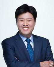 본문 이미지 - 28일 부산에서 출판기념회를 가진 김용 전 민주연구원 부원장 (본인 SNS 캡처. 재판매 및 DB금지)