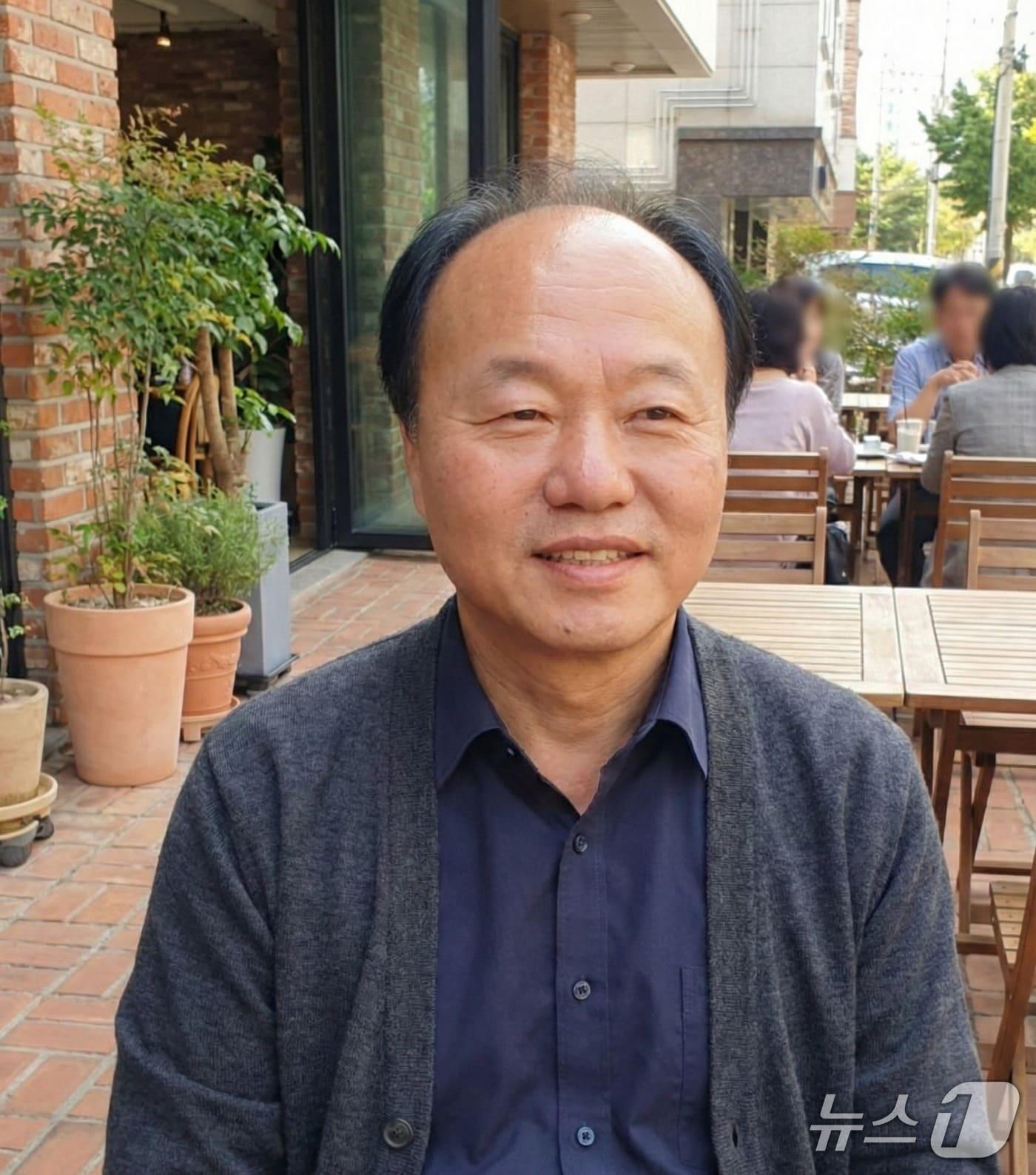 본문 이미지 - 가족과 '연명치료 중단'에 대해 얘기하던 중 "할 수 있다면 누군갈 살리는 게 좋겠다"고 밝힌 50대 남성이 장기기증을 실천한 뒤 세상을 떠났다. 사진은 기증자 정강덕 씨.(한국장기조직기증원 제공)