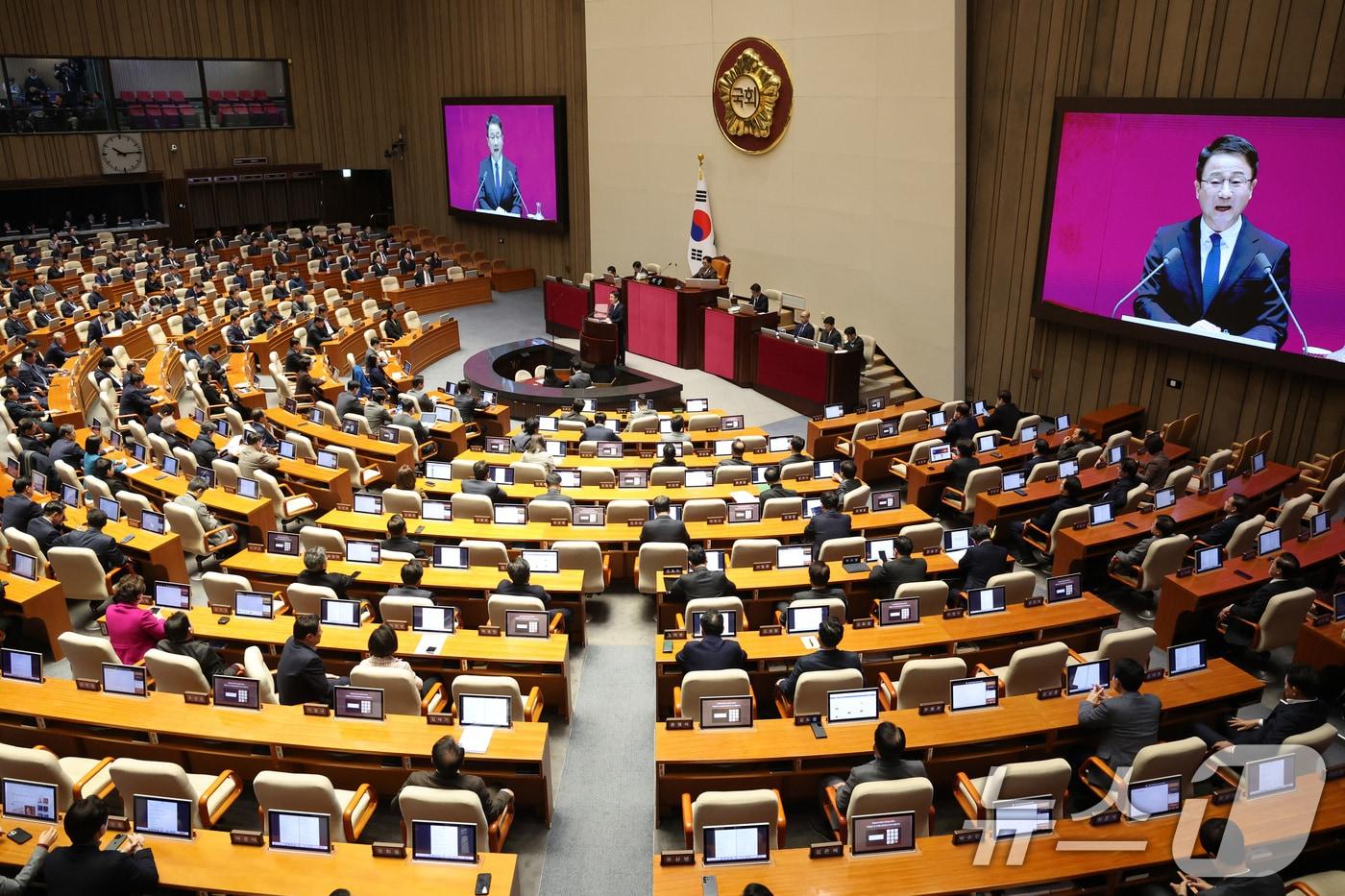 본문 이미지 - 한병도 더불어민주당 원내대표가 3일 서울 여의도 국회에서 열린 제432회국회(임시회) 제2차 본회의에서 국정에 관한 교섭단체 대표연설을 하고 있다. 2026.2.3/뉴스1 ⓒ News1 신웅수 기자