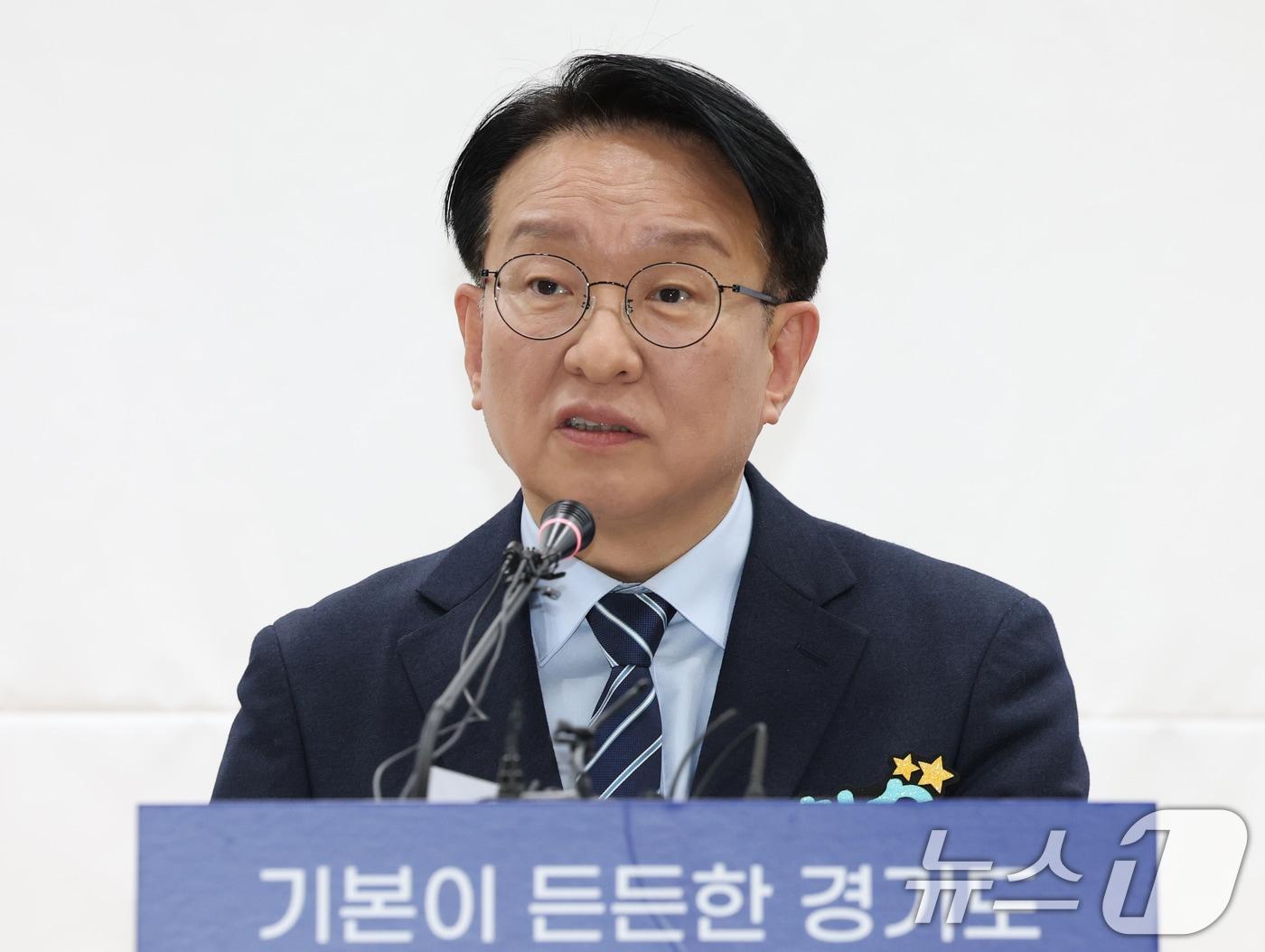 본문 이미지 - 권칠승 더불어민주당 의원2026.2.3 ⓒ 뉴스1 김영운 기자