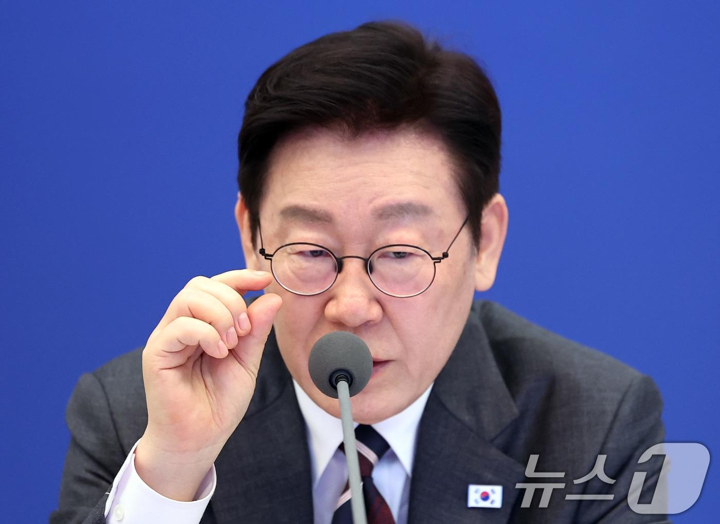 본문 이미지 - 이재명 대통령이 지난달 청와대에서 열린 국무회의에서 발언을 하고 있다. (청와대통신사진기자단) 2026.2.3 ⓒ 뉴스1 이재명 기자