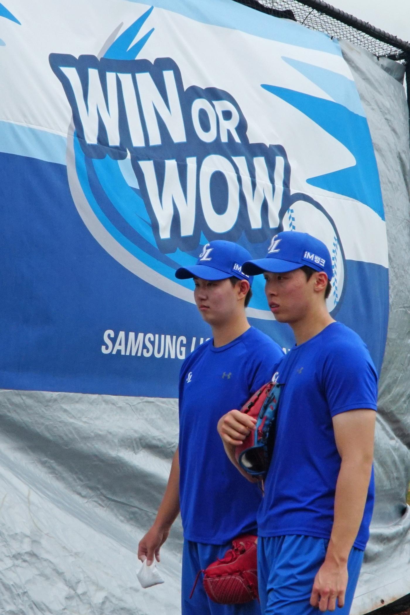 본문 이미지 - 프로야구 삼성 신인 투수 장찬희(왼쪽)와 이호범.(삼성 라이온즈 제공)