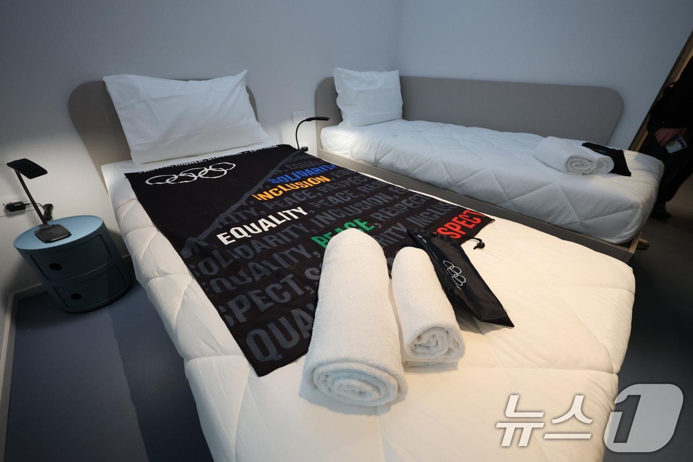 본문 이미지 - 3일(현지시간) 2026 밀라노 코르티나 동계올림픽에 참가한 대한민국 선수단 본진이 묵는 올림픽 빌리지 내 선수촌의 숙소가 공개되고 있다. 2026.2.3 ⓒ 뉴스1 김진환 기자