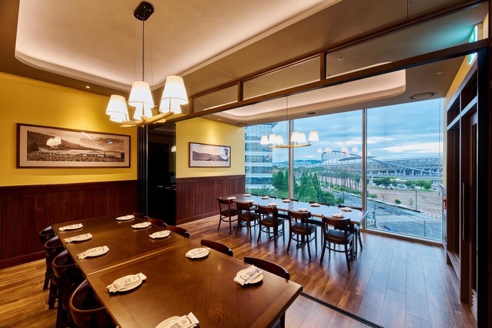 본문 이미지 - 아웃백 진주롯데몰점 이미지.(다이닝브랜즈그룹 제공)