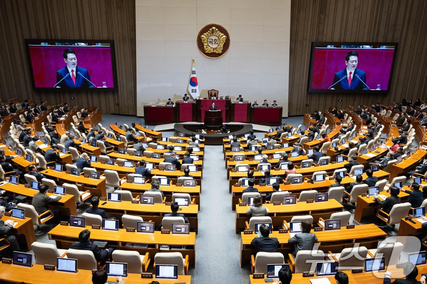 본문 이미지 - 장동혁 국민의힘 대표가 지난 4일 국회에서 열린 제432회 국회(임시회) 제3차 본회의에서 국정에 관한 교섭단체 대표연설을 하고 있다. 2026.2.4 ⓒ 뉴스1 유승관 기자