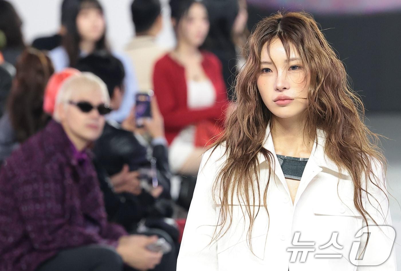 본문 이미지 - '고 최진실 딸'  최준희가 서울패션위크 무대를 장악했다. ⓒ News1 권현진 기자