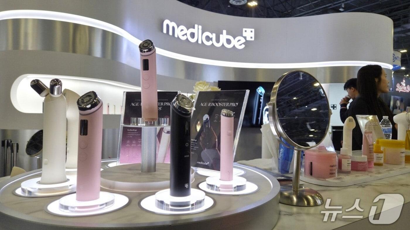 본문 이미지 - CES 2026에 마련된 에이피알 부스 2026.1.8 ⓒ뉴스1 이정후 기자