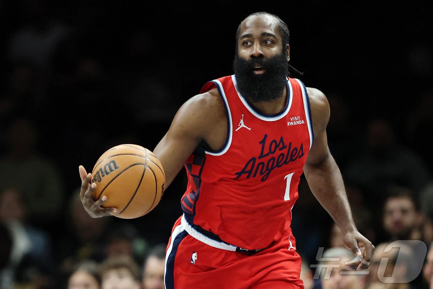 본문 이미지 - NBA 클리퍼스 하든이 트레이드로 클리블랜드로 이적한다. ⓒ AFP=뉴스1