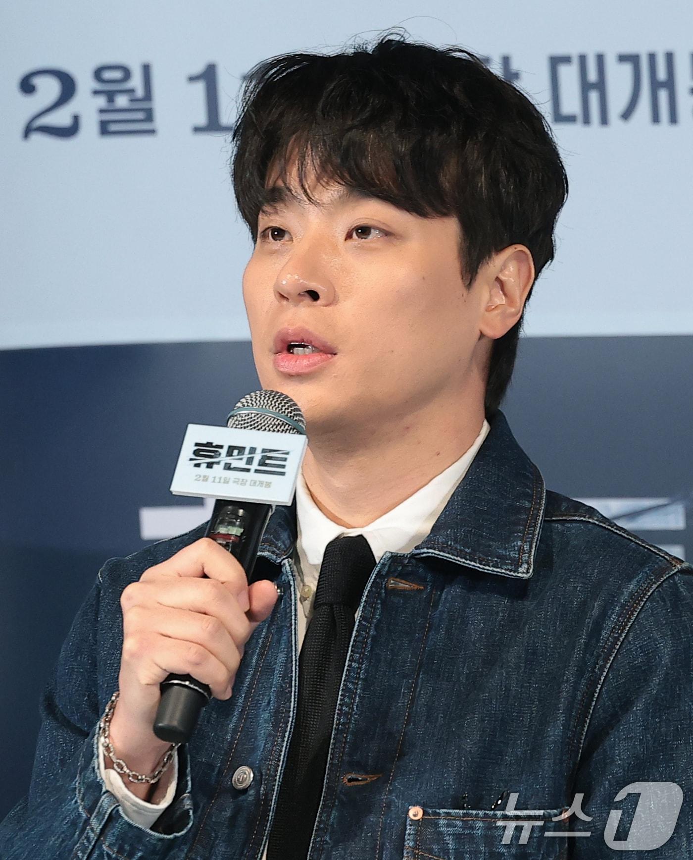 본문 이미지 - 배우 박정민이 4일 오후 서울 용산구 CGV용산아이파크몰에서 열린 영화 '휴민트' 언론배급시사회 및 기자간담회에 참석해 인사말을 하고 있다. '휴민트'는 비밀도, 진실도 차가운 얼음 바다에 수장되는 블라디보스토크에서 서로 다른 목적을 가진 이들이 격돌하는 이야기를 그렸다. 2026.2.4/뉴스1 ⓒ News1 권현진 기자