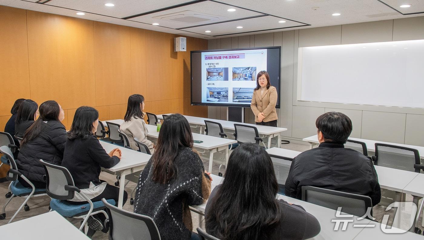 본문 이미지 - 대구보건대 스마트 러닝룸에서 경과보고가 진행되는 모습. (대구보건대 제공. 재판매 및 DB 금지)