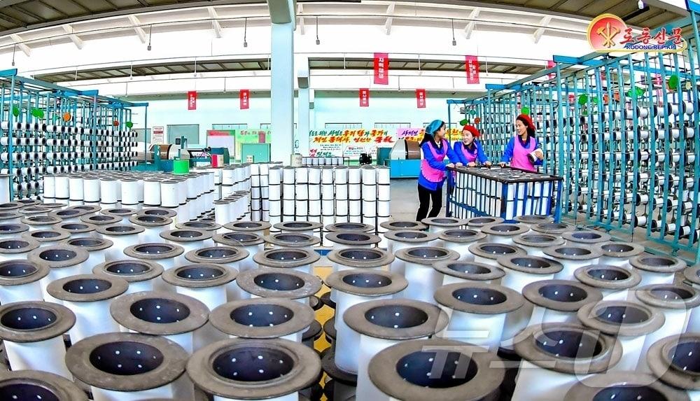 본문 이미지 - (평양 노동신문=뉴스1) = 북한 노동당 기관지 노동신문은 5일 인민경제 각 부문에서 증산의 구호를 높이 들고 과감히 전진하고 있다고 보도했다. [국내에서만 사용가능. 재배포 금지. DB 금지. For Use Only in the Republic of Korea. Redistribution Prohibited] rodongphoto@news1.kr