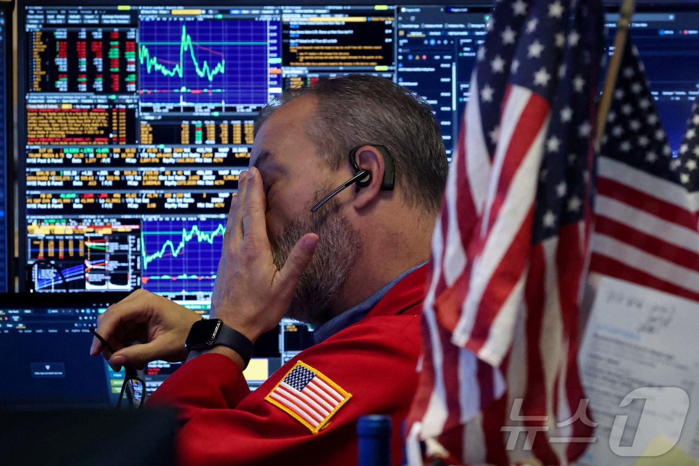 본문 이미지 - 뉴욕증권거래소 트레이더 ⓒ 로이터=뉴스1