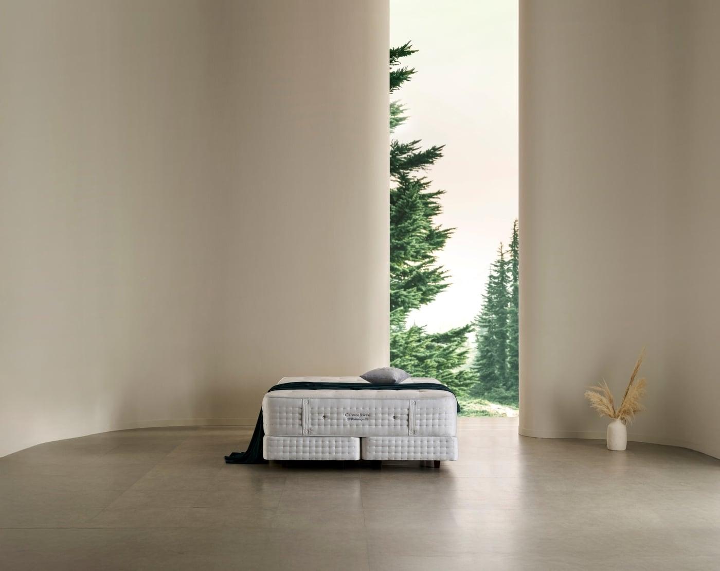 본문 이미지 - 씰리침대 '크라운쥬얼' 제품 사진.(씰리침대 제공)