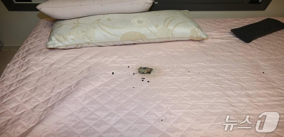 본문 이미지 - 5일 오전 3시 19분쯤 대구 수성구 범어동의 한 오피스텔에서 전기장판 과열로 추정되는 불이 났다.(대구소방안전본부 제공. 재판매 및 DB금지)