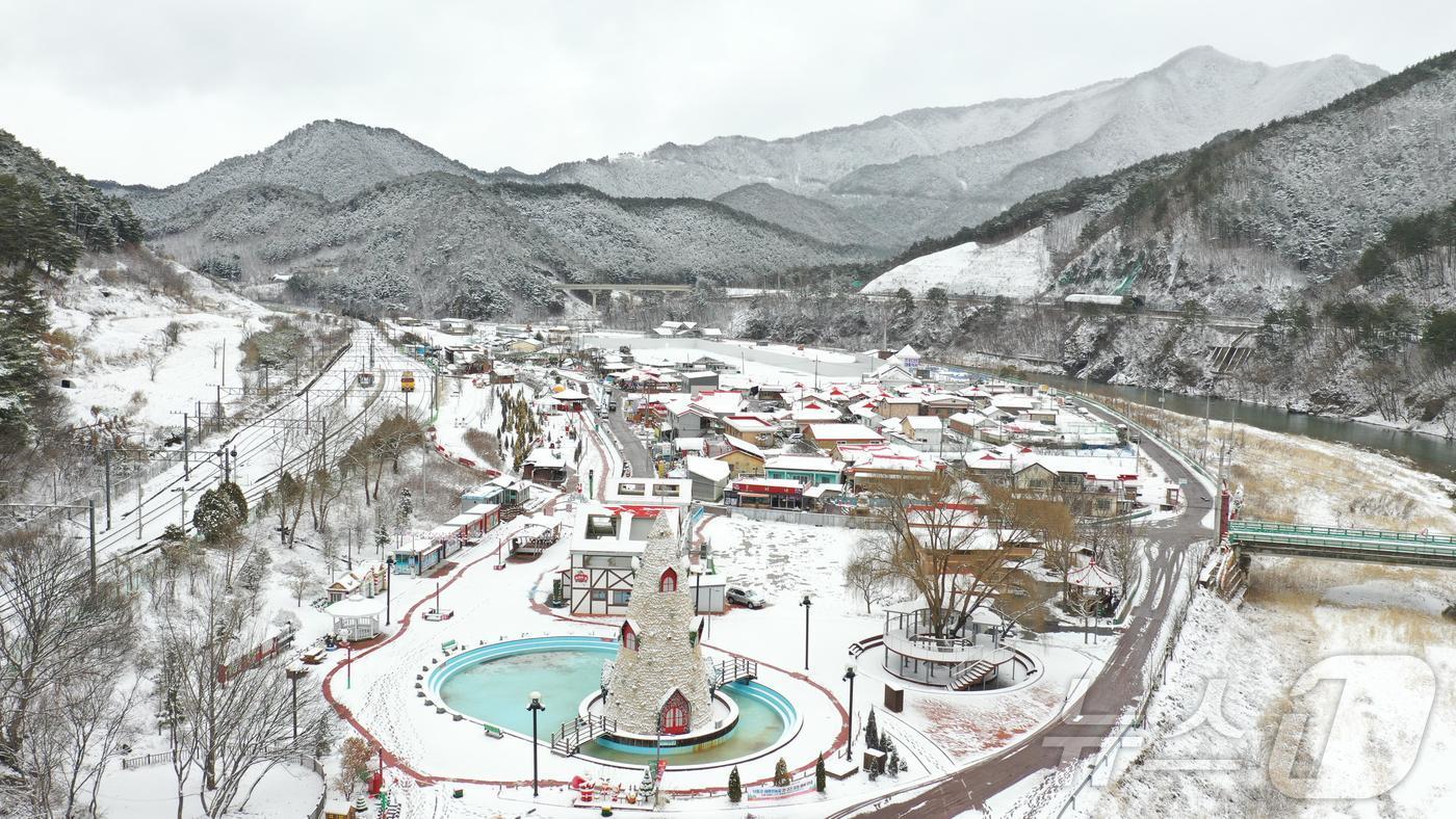 본문 이미지 - 경북 봉화군은 5일 분천 산타마을이 문화체육관광부가 선정한 ‘로컬 100’에 최종 이름을 올렸다. /뉴스1