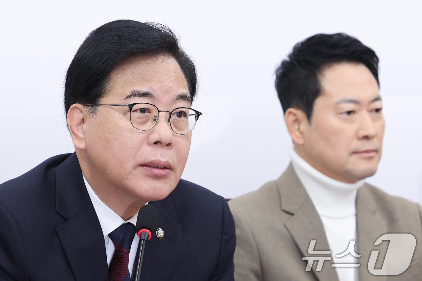 본문 이미지 - 송언석 국민의힘 원내대표가 5일 서울 여의도 국회에서 열린 최고위원회의에서 발언하고 있다. 2026.2.5/뉴스1 ⓒ News1 신웅수 기자