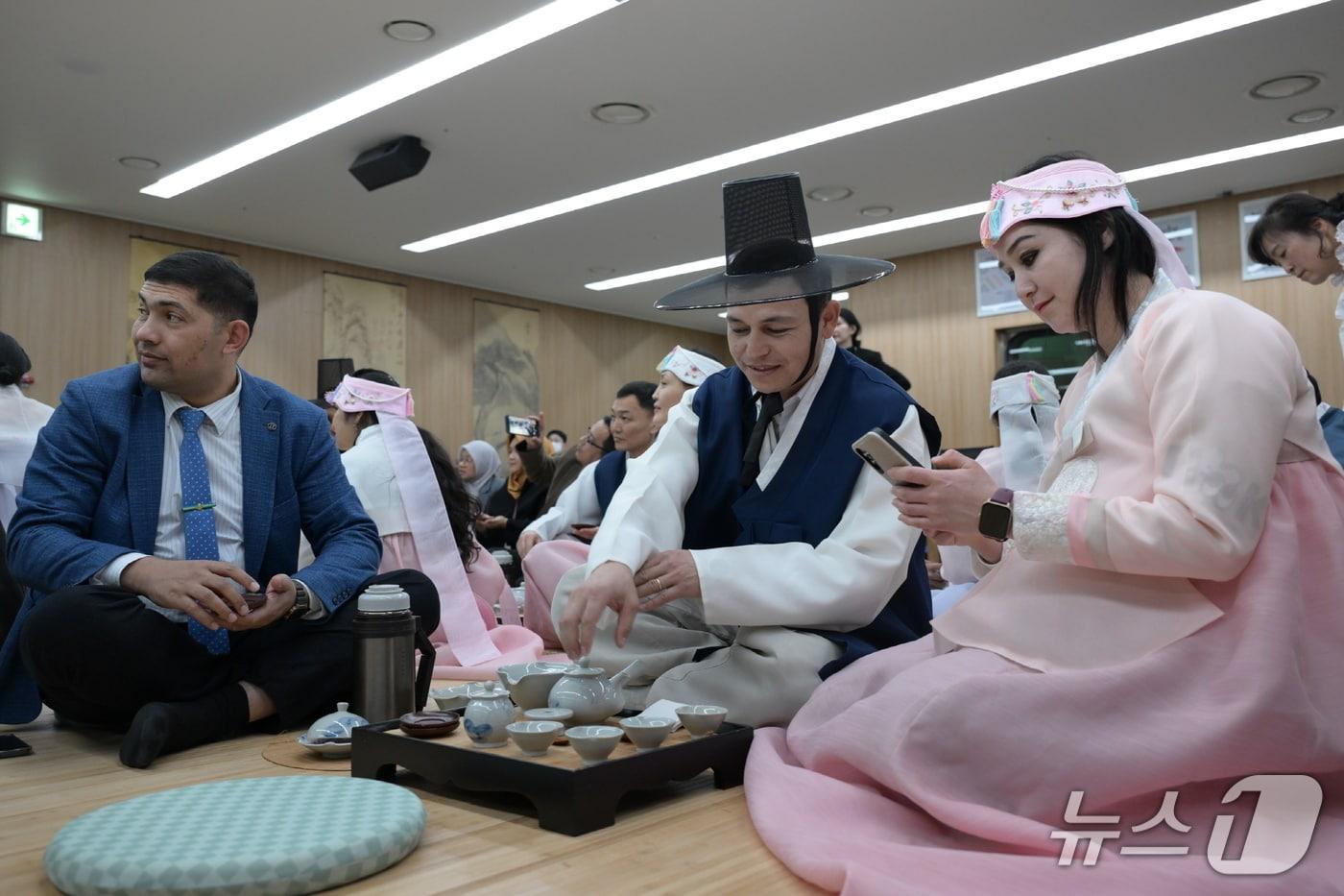 본문 이미지 - 외국군 장교단 팸투어모습. (논산시 제공.재판매 및 DB금지)/뉴스1