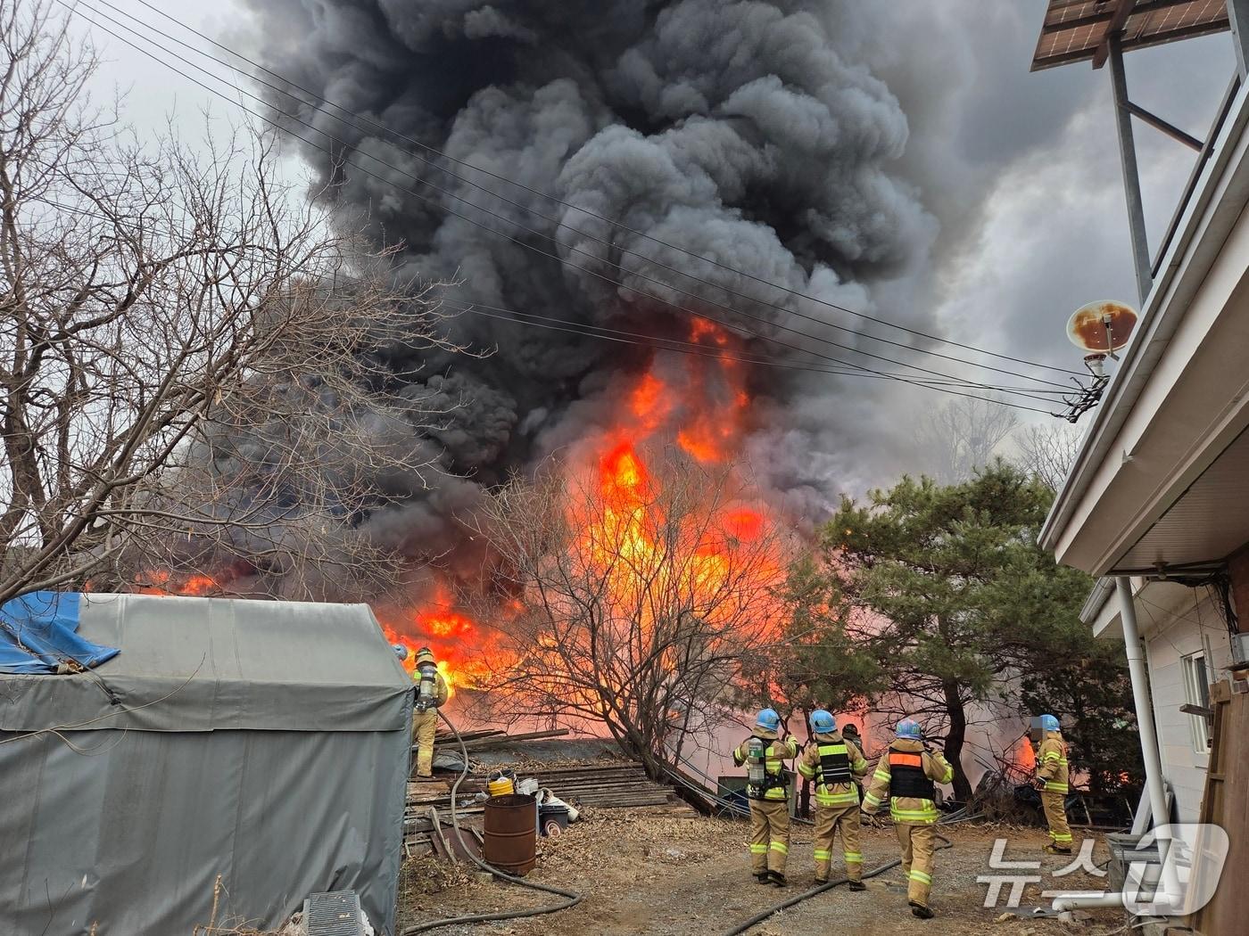 본문 이미지 - 포천 화재 현장.(경기도북부소방재난본부 제공. 재판매 및 DB 금지)/뉴스1