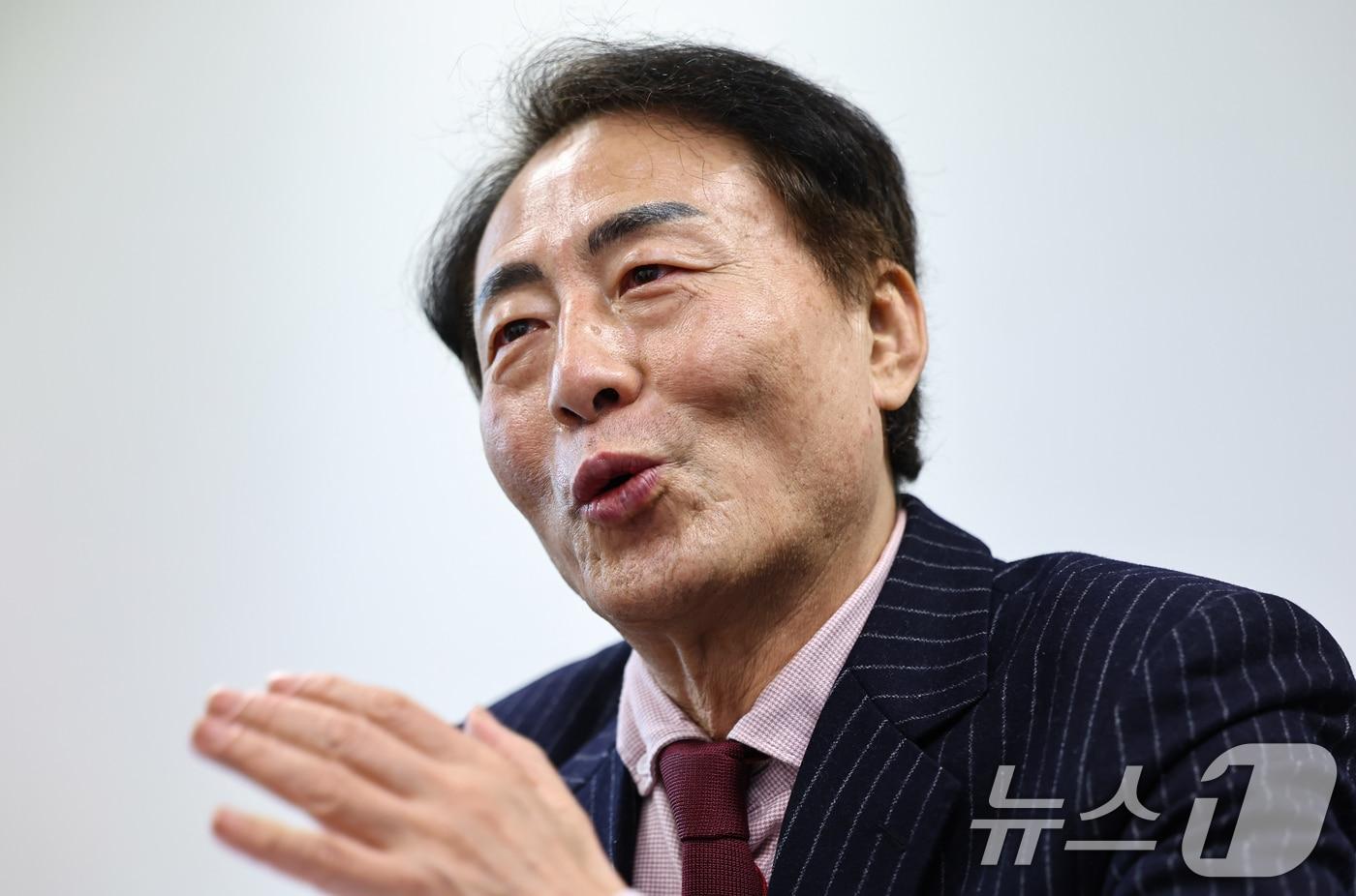 본문 이미지 - 임해규 서울시교육감 예비후보가 5일 서울 종로구 뉴스1 본사에서 인터뷰를 하고 있다. 2026.2.5 ⓒ 뉴스1 김도우 기자