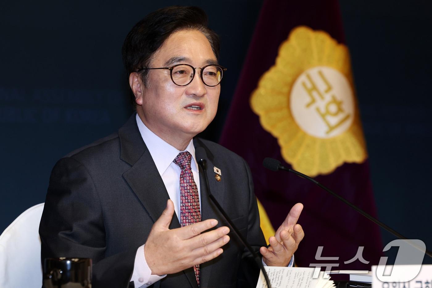 본문 이미지 - 우원식 국회의장이 5일 서울 여의도 국회 사랑재에서 2026년 신년 기자회견을 하고 있다. 2026.2.5/뉴스1 ⓒ News1 국회사진기자단