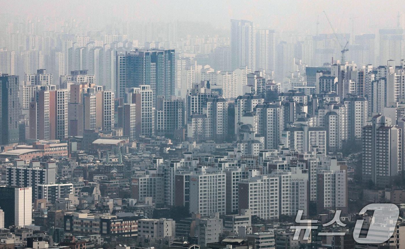 본문 이미지 - 서울 남산에서 바라본 서울 시내 아파트 단지의 모습. (자료사진) ⓒ 뉴스1 최지환 기자
