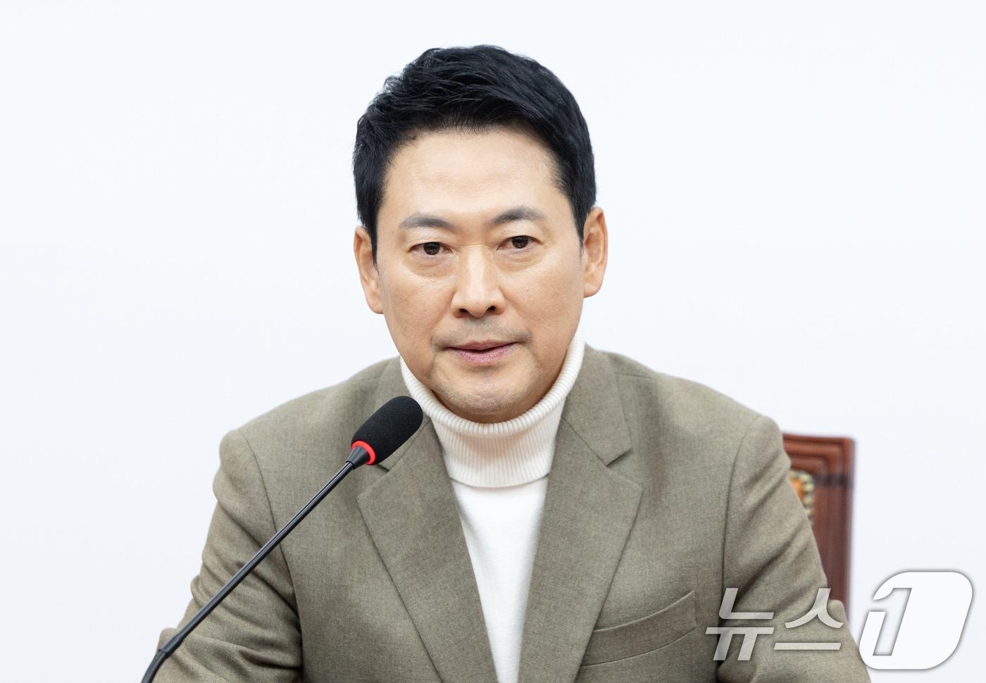 본문 이미지 - 장동혁 국민의힘 대표가 5일 서울 여의도 국회에서 기자간담회를 열고 거취 표명 요구에 대한 입장을 밝히고 있다. 2026.2.5/뉴스1 ⓒ News1 이승배 기자
