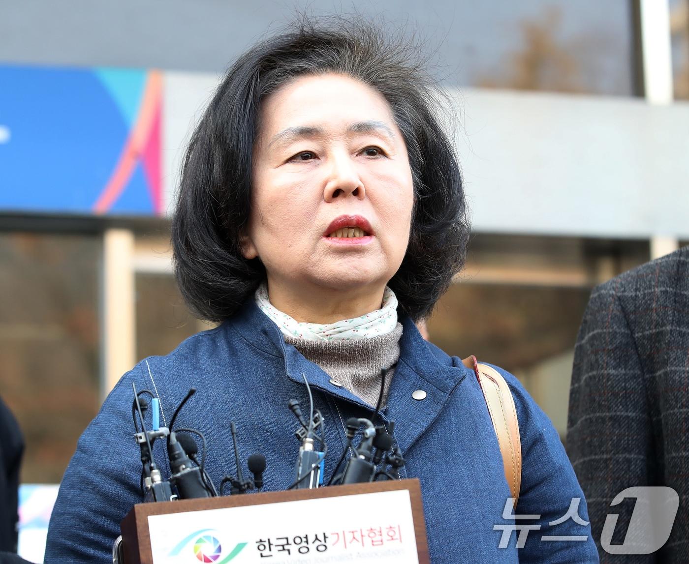 본문 이미지 - 정치자금법 위반 혐의로 재판에 넘겨진 김영선 전 국민의힘 의원이 지난 2월 5일 오후 경남 창원 성산구 창원지방법원에서 열린 1심 선고 공판에서 무죄를 선고받은 후 법정을 나서며 취재진 질문에 답하고 있다. 2026.2.5 ⓒ 뉴스1 윤일지 기자