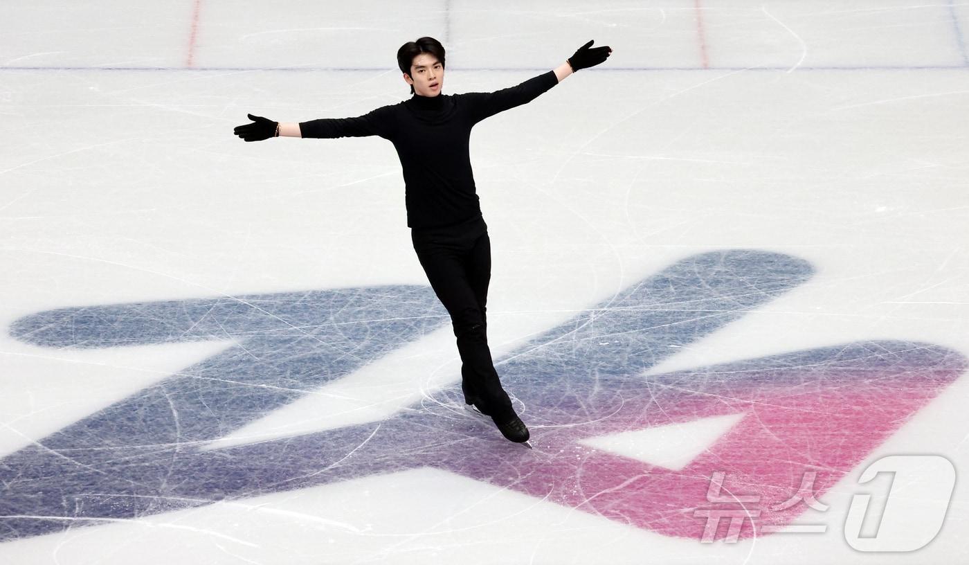 본문 이미지 - 피겨 차준환이 2026 밀라노·코르티나담페초 동계올림픽 개막을 하루 앞둔 5일(현지시간) 이탈리아 밀라노 아이스 스케이팅 아레나에서 훈련하고 있다. 2026.2.5 ⓒ 뉴스1 김진환 기자