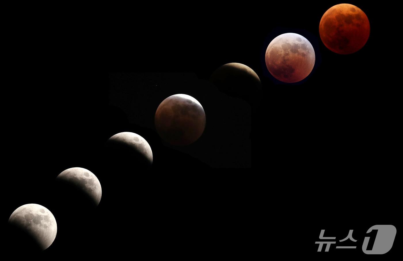 본문 이미지 - 사라져가는 달 '개기월식 우주쇼' 2022.11.8/뉴스1 박지혜 기자