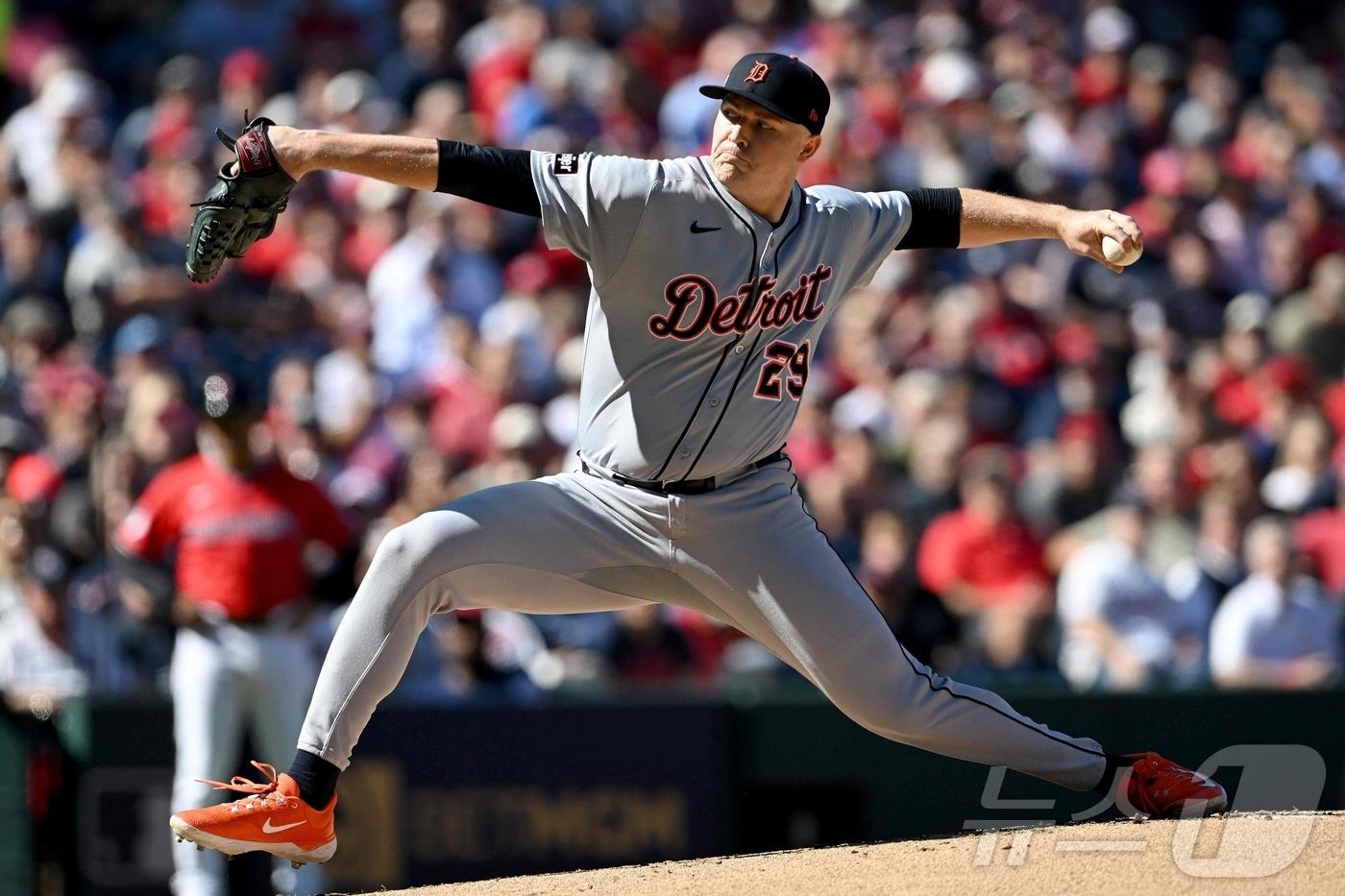 본문 이미지 - 디트로이트 타이거스 투수 타릭 스쿠발은 2026시즌 연봉 3200만 달러를 받는다. ⓒ AFP=뉴스1