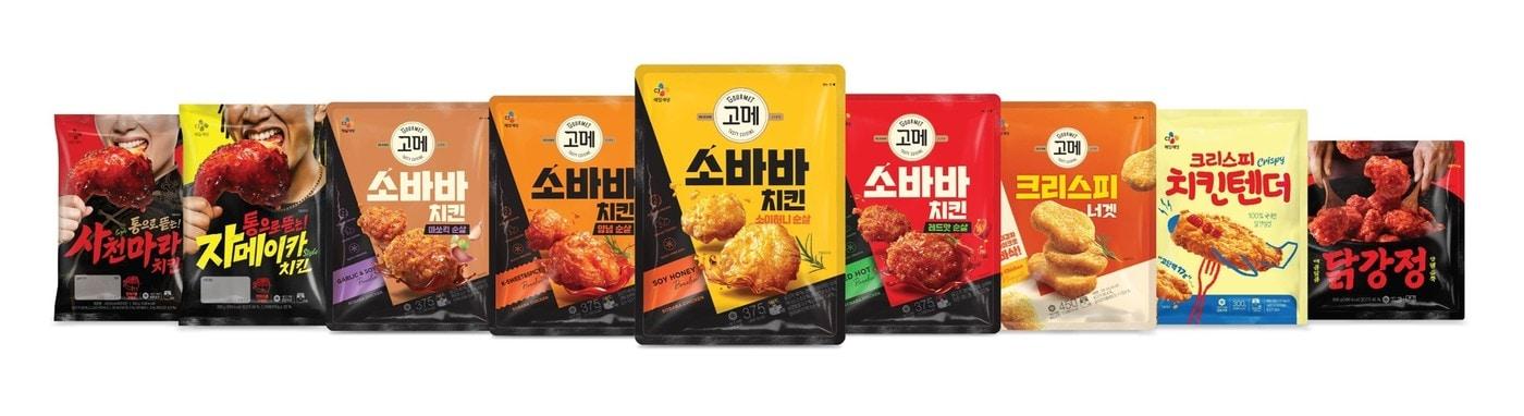 본문 이미지 - 신제품 4종을 포함한 CJ제일제당의 치킨 제품들.(CJ제일제당 제공)