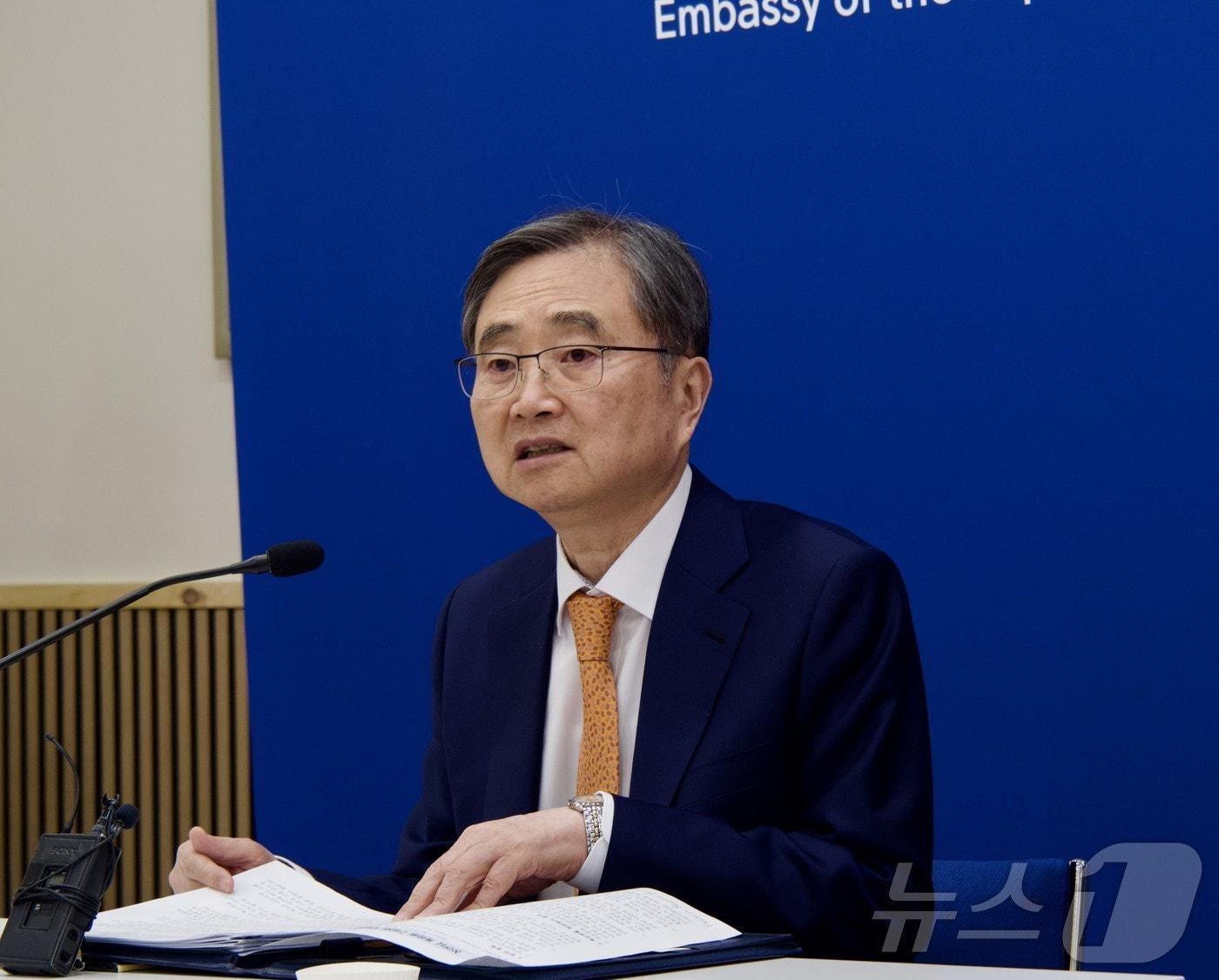 본문 이미지 - 조현 외교부 장관이 5일(현지시간) 워싱턴DC 주미한국대사관에서 한미 외교장관 회담 결과를 설명하는 기자회견을 하고 있다.(워싱턴특파원 공동취재단) ⓒ News1 류정민 특파원