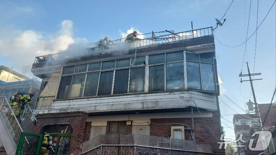 본문 이미지 - 화재 현장. (경기도소방재난본부 제공. 재판매 및 DB 금지) 2026 2.6/뉴스1