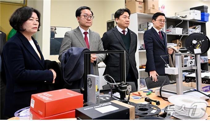 본문 이미지 - 부산시의회 지방소멸대응 특별위원회 국립한국해양대 혁신융합캠퍼스 방문 (부산시의회 제공. 재판매 및 DB금지)