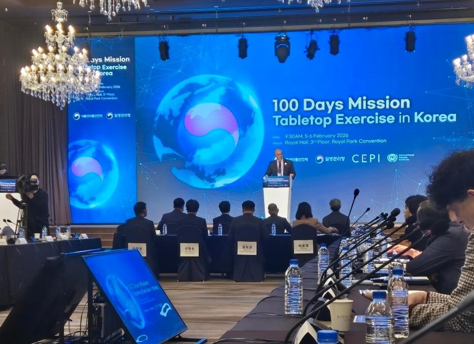 본문 이미지 - 유바이오로직스가 '한국형 100일 미션'에 참여해 백신 생산 공급 부문 협력을 강화했다.(유바이오로직스 제공)/뉴스1