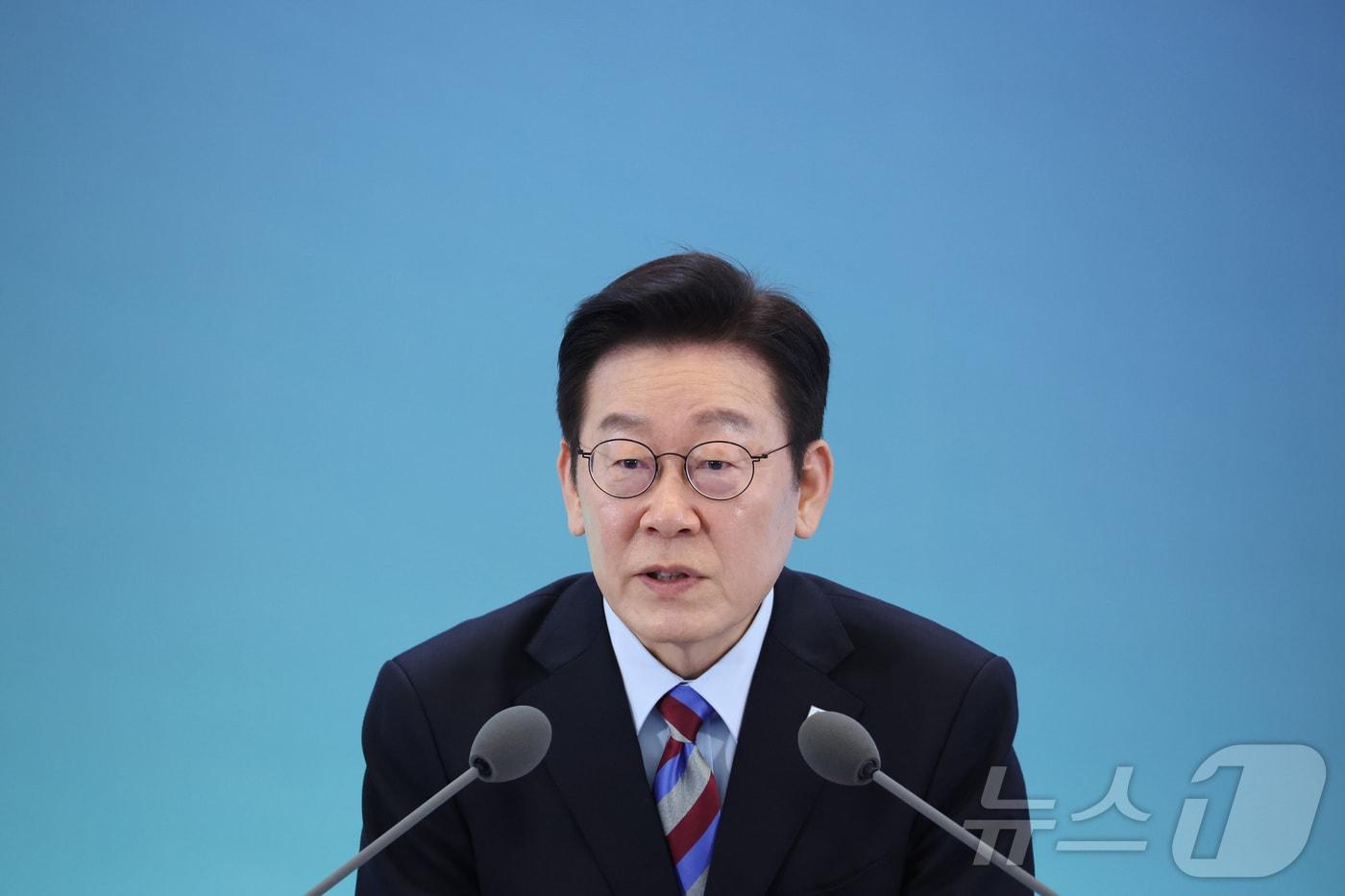 본문 이미지 - 이재명 대통령이 6일 창원 성산구 창원컨벤션센터에서 열린 '경남의 마음을 듣다' 타운홀 미팅에서 발언을 하고 있다. 2026.2.6 / ⓒ 뉴스1 이재명 기자