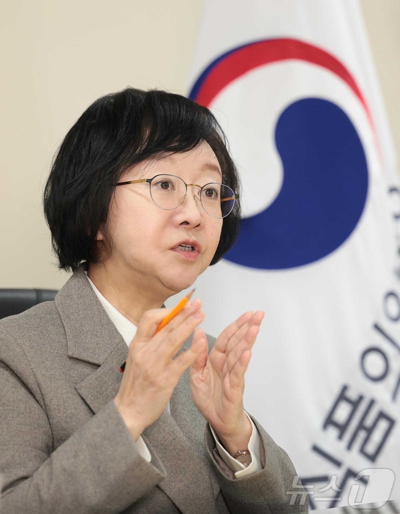본문 이미지 - 오유경 식약처장이 6일 서울 양천구 서울지방식품의약품안전청에서 뉴스1과의 인터뷰를 하고 있다. 2026.2.6 ⓒ 뉴스1 권현진 기자