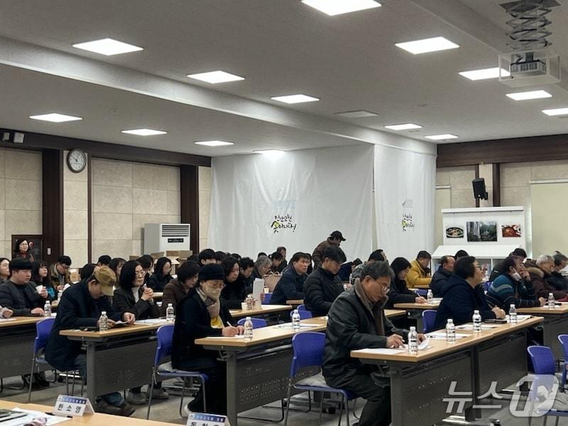 본문 이미지 - 6일 전북 진안군이 진안고원몰 입점 농가를 대상으로 온라인 유통 경쟁력 강화를 위한 정기교육을 실시했다.(진안군제공. 재판매 및 DB금지)2026.2.6/뉴스1