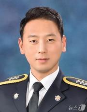 본문 이미지 - 중부지방해양경찰청 윤상근 경장(39)/뉴스1
