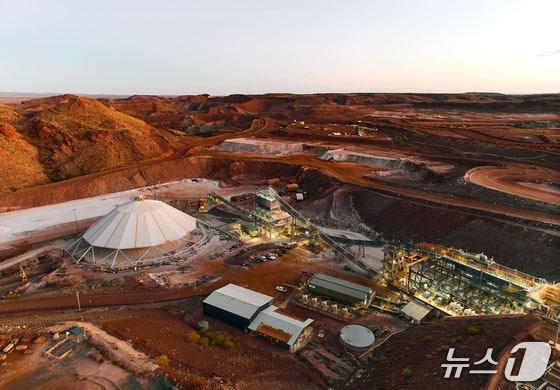 본문 이미지 - 호주 미네랄 리소스 사가 보유·운영 중인 서호주 워지나 리튬 광산 자료사진(포스코홀딩스 제공)