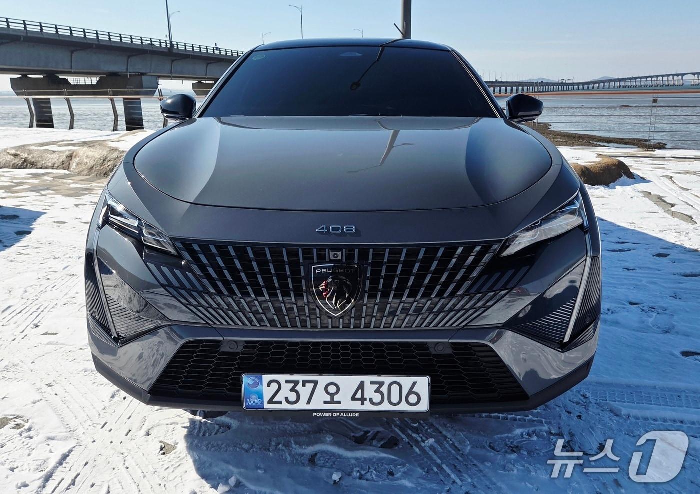 본문 이미지 - 푸조 408 스마트 하이브리드 ⓒ 뉴스1 박기범 기자