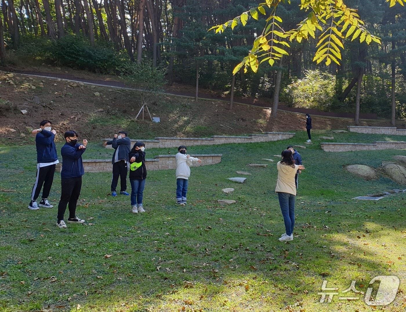 본문 이미지 - 마니산 웰니스(Wellness) 프로그램 (자료사진) (인천 강화군 제공) /뉴스1