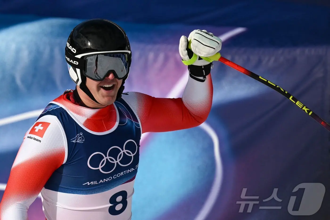 본문 이미지 - 2026 밀라노·코르티나담페초 동계올림픽 첫 금메달리스트가 된 스위스의 프라뇨 폰 알멘. ⓒ AFP=뉴스