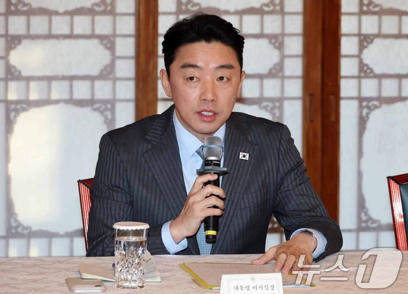 본문 이미지 - 강훈식 대통령 비서실장이 8일 오후 서울 종로구 국무총리공관에서 열린 고위당정협의회에서 발언하고 있다. (공동취재) 2026.2.8 ⓒ 뉴스1 최지환 기자