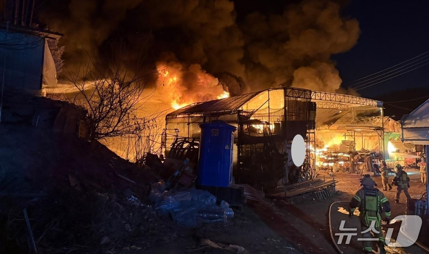 본문 이미지 - 화재현장(경기 김포소방서 제공/뉴스1)